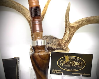 Gruñido de ciervo de nogal nudoso SKU#DG-186 Hecho a mano por Bo Brown de Greenridge Custom Calls.