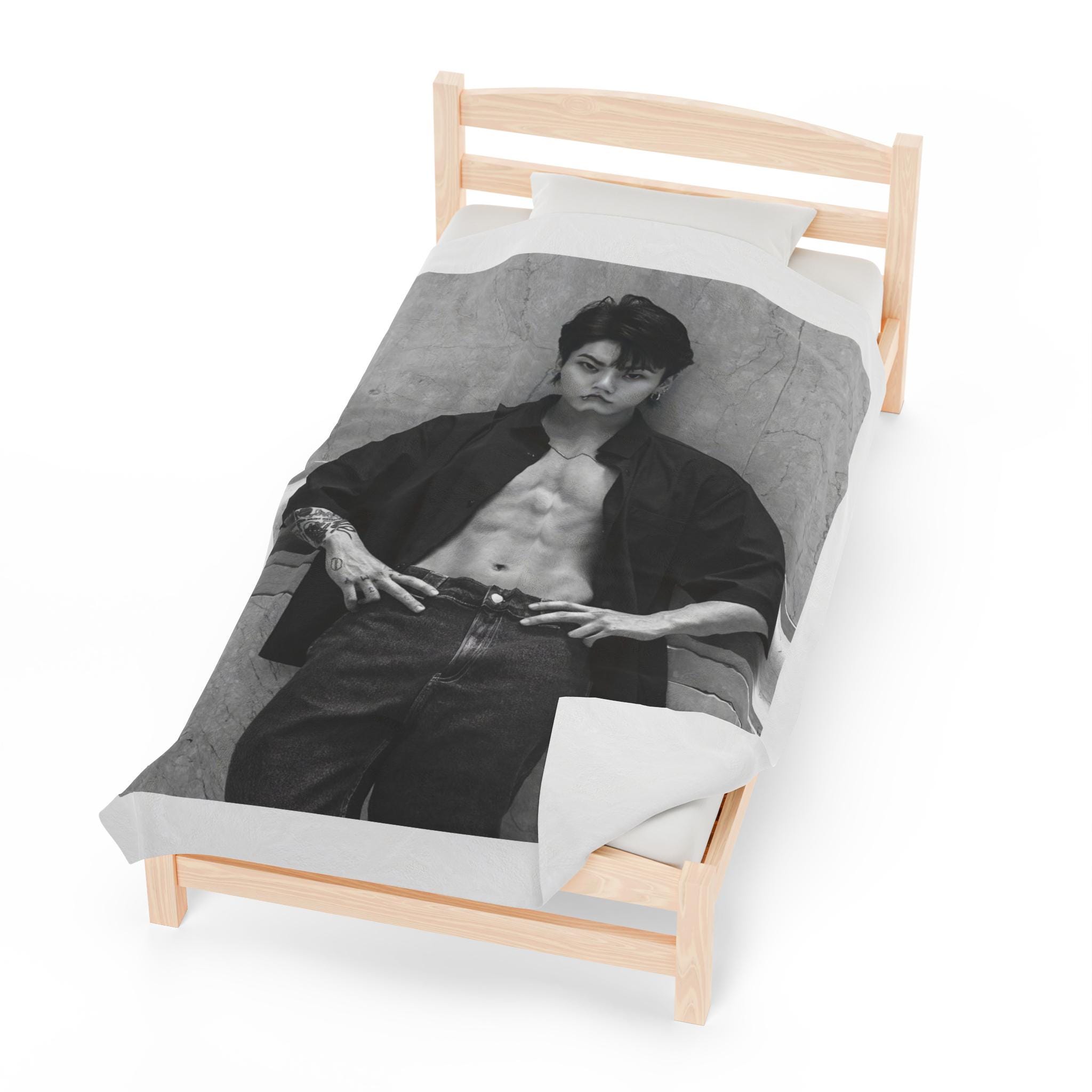 WAVESTEEᵀᴹ JungKook Army Blanket Cozy Fleece main image 0