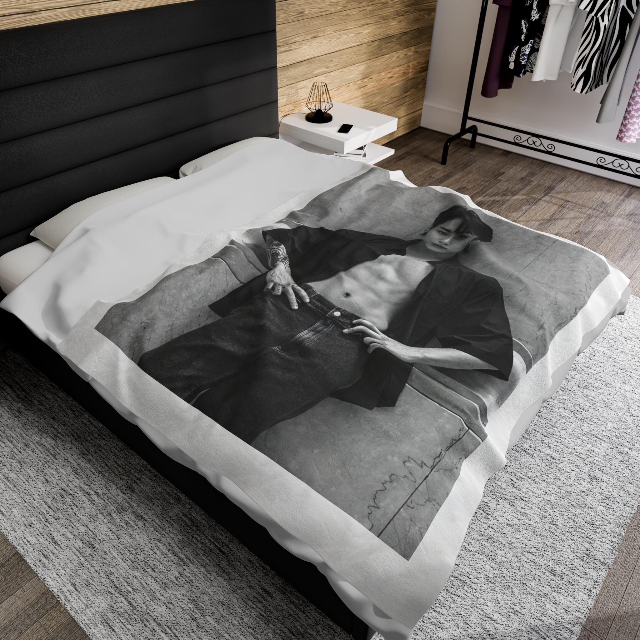 WAVESTEEᵀᴹ JungKook Army Blanket Cozy Fleece