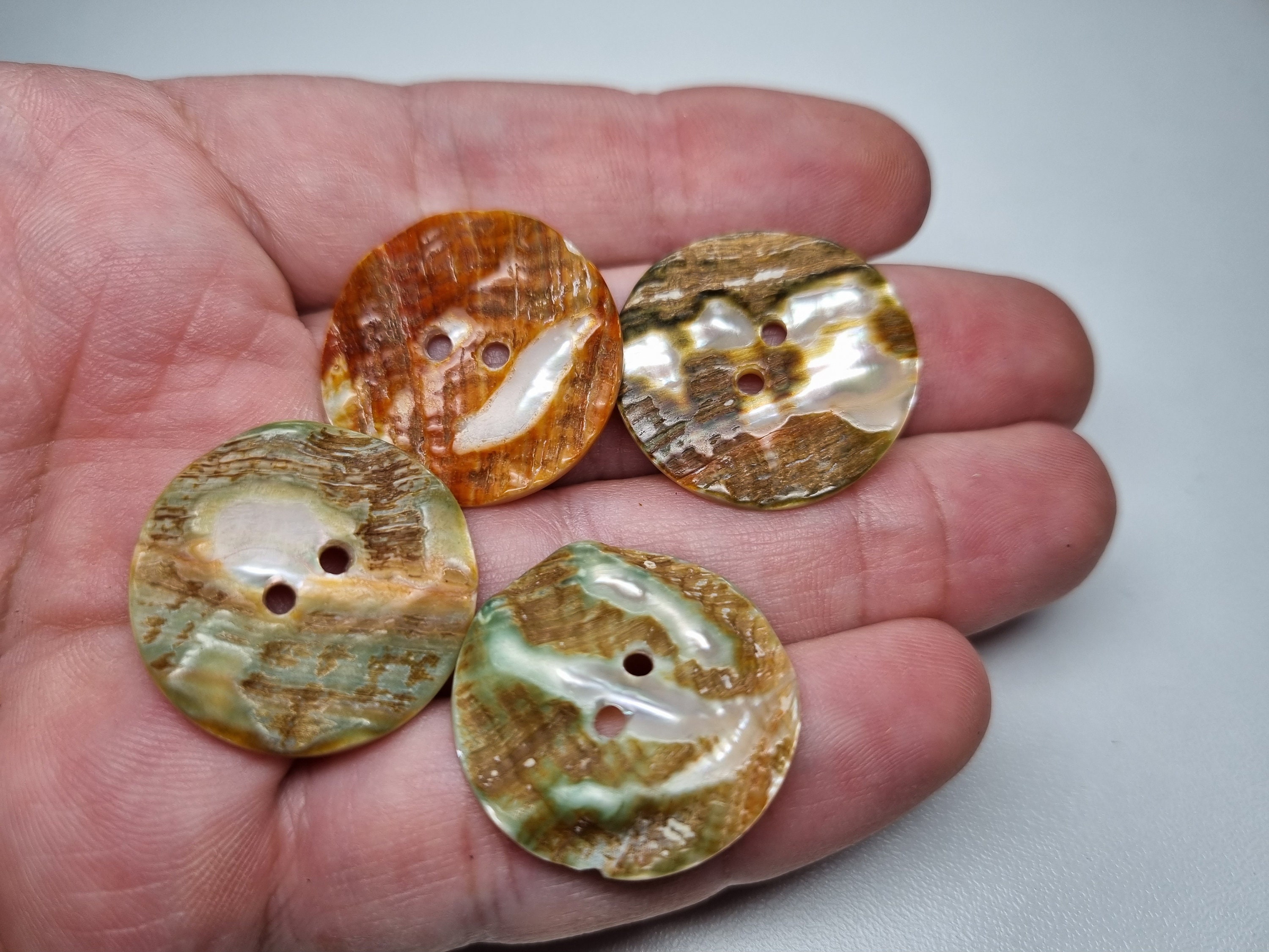 Summer flower buttons - Mother of Pearl Shell Buttons 30mm - set of 4