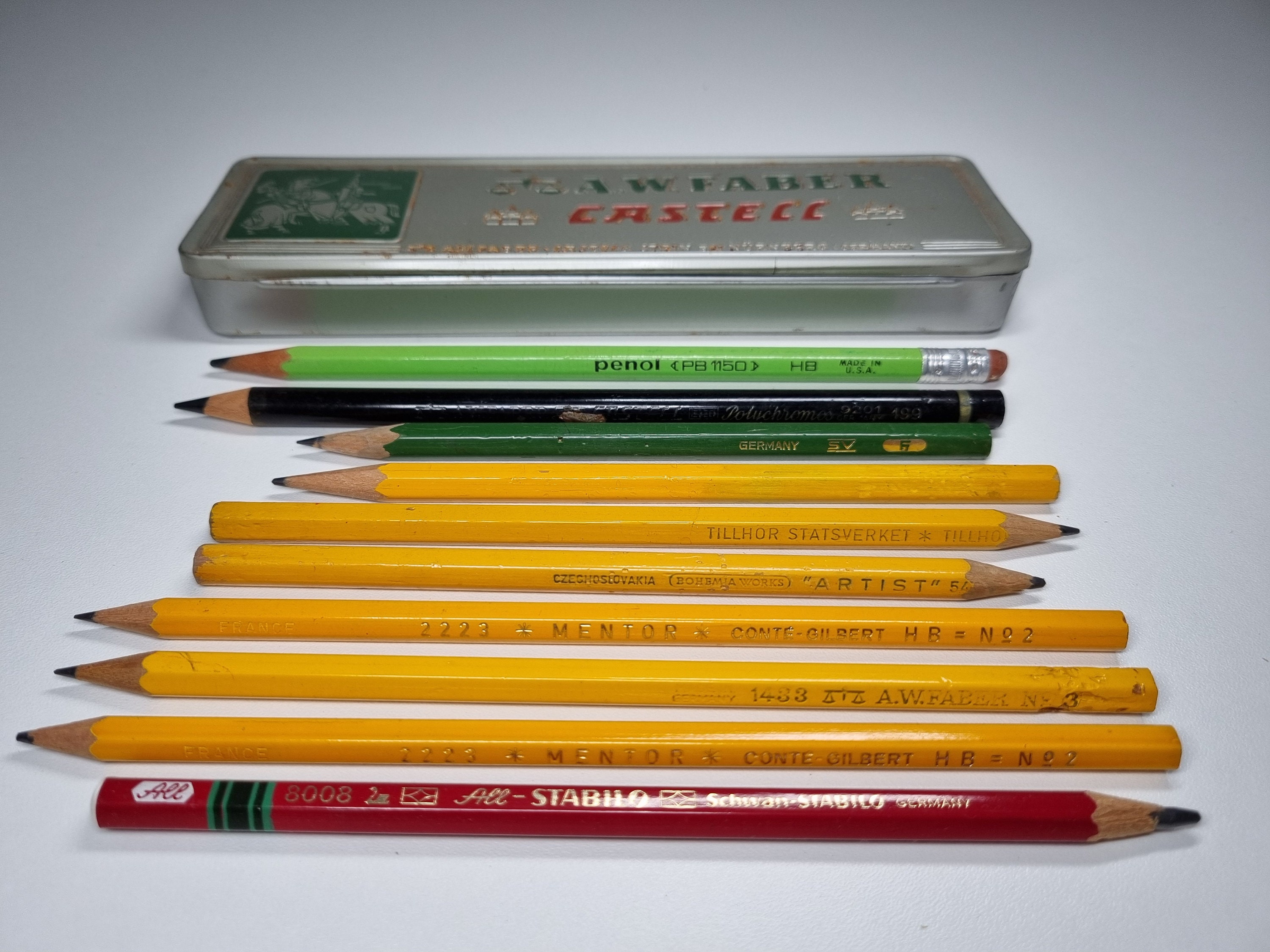 ANCIENNE BOITE METAL DE CRAYON DE COULEUR CONTE VINTAGE ECOLE