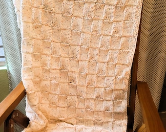 Handgebreide babydeken wit en pastelkleuren