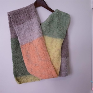 Long fleece scarf handknit