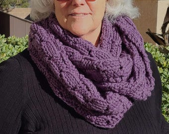 Handgebreide oneindigheidssjaal grof donkerpaars