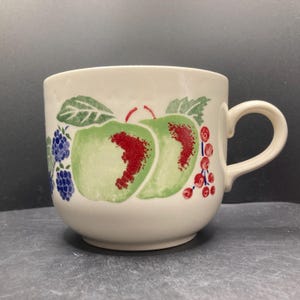 Vintage Kilncraft Apples Blackberries and Redcurrants LARGE WIDE Ceramic Cappuccino Coffee Mug Staffordshire Tableware Made in England