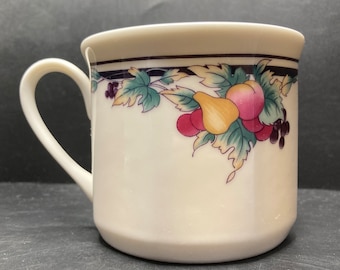 Klasyczny kubek Royal Doulton Autumn’s Glory z fasetowanymi owocami z cienkiej porcelany wyprodukowany w Anglii