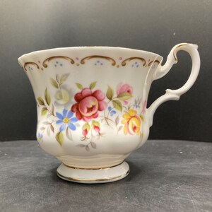 Vintage Royal Albert Jubilee Rose Floral Bone China Teetasse Made in England * Ohne Untertasse *