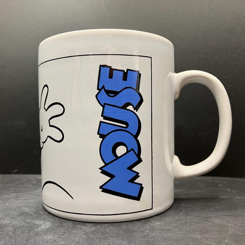 Taza de cerámica vintage de Mickey Mouse de Disney, coloreada, fabricada en Inglaterra. imagen 3