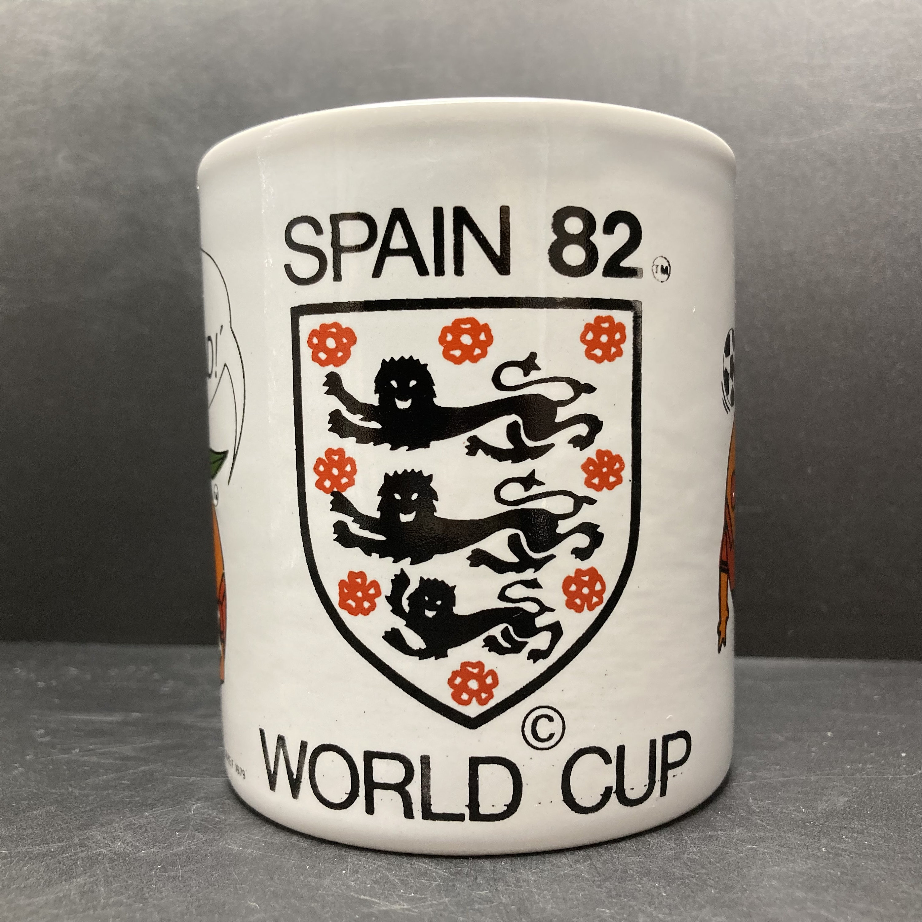 Ancienne Paire De Mugs Football - Coupes Du Monde Espagne 1982, France 1998 Et Angleterre - Vintage