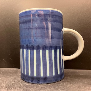 Vintage Cinque Ports Pottery Ltd Blå Vertikala Randig Mjuk Keramikmugg Tillverkad i Rye Sussex England