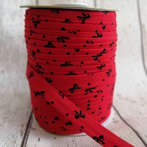 Schrägband rot Schleifen