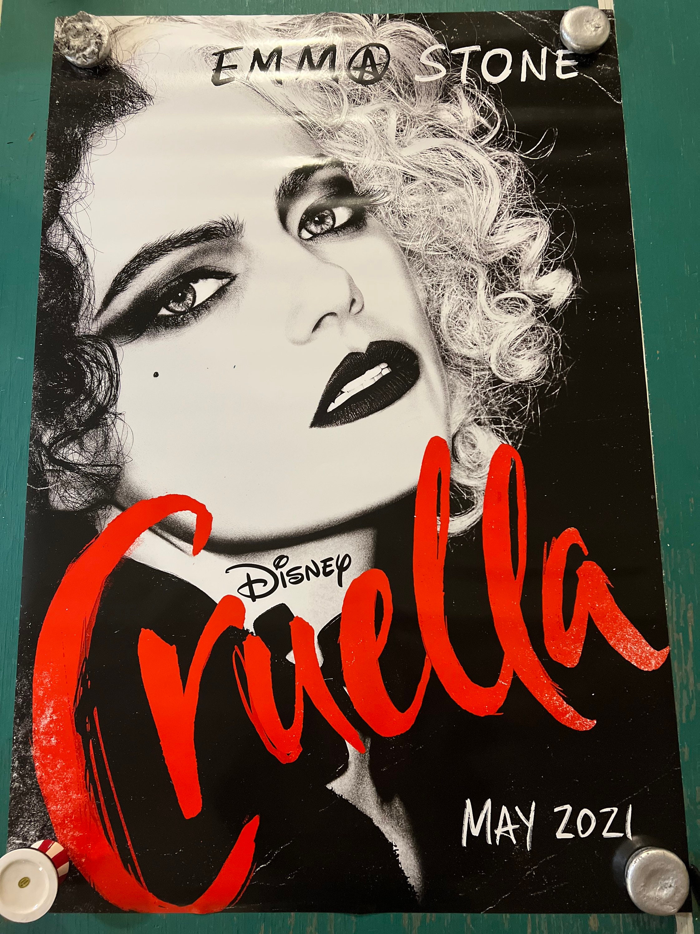 CRUELLA (2021) / CLOSE UP - 2 x 3 MOVIE POSTER MAGNET disney emma stone  cruela