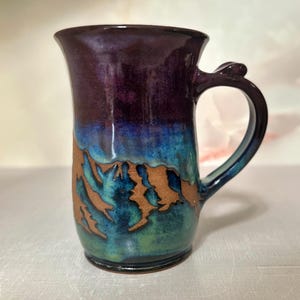 Taza Majestuosa de Montaña / Taza de Café Única de Cerámica Hecha a Mano / Regalo para Amantes de la Naturaleza