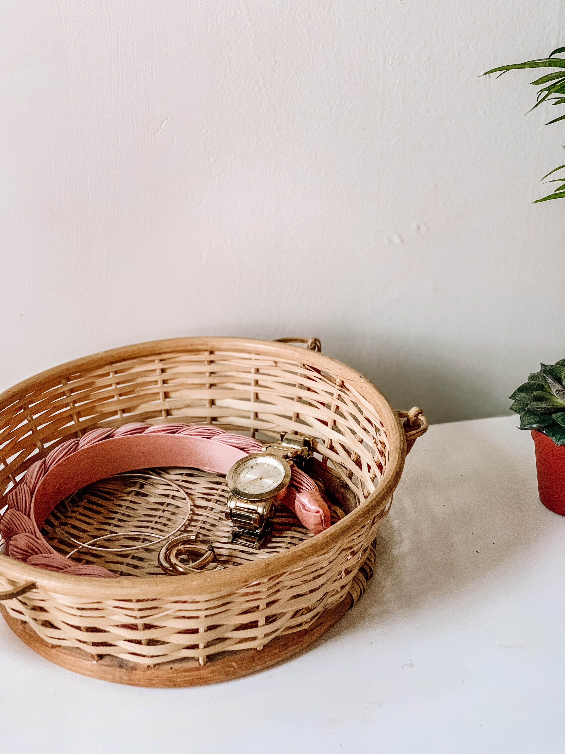 Vintage Wicker Basket With Handles Round Flat Basket Tray Rattan Style