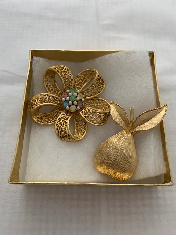 Emmons Brushed Goldtone Pear with Leaves Texture F