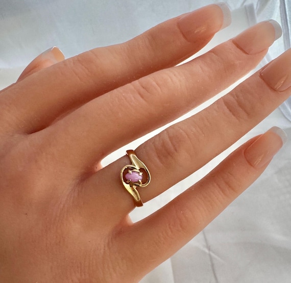 10K Solid Gold Pick Ruby Cabochon Bypass Yellow G… - image 4