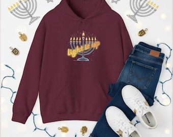 Felpa con cappuccio Hanukkah 'Light It Up' in stile neon, Chanukiah Menorah, comoda felpa con cappuccio per la festa ebraica