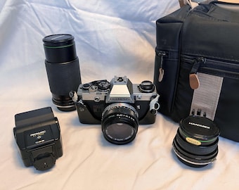 Film Tested 1979 Olympus OM-10 SLR 35mm Film Camera W/ Zuiko 50mm 1:1.8,  80-200mm Zoom, Promatic Flash and Bag! OM10