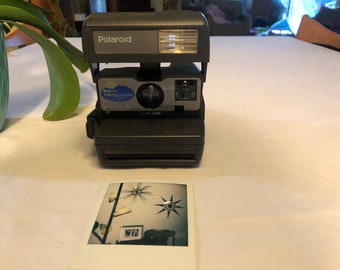 1990's Polaroid 636 One Step Talking Instant Film Camera. Clean, Tested and Working Great! #844