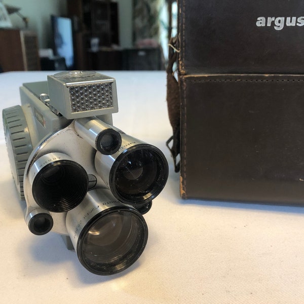 Vintage Argus Cinetronic M3 8mm Automatic Electric-eye Turret 8mm Movie Camera with Carrying Case.  Collectible or Display #1301