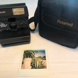 Vintage 1990's Polaroid 600 Business Edition 2 Instant Camera with Camera Bag. Excellent Condition! Film Tested! #1366