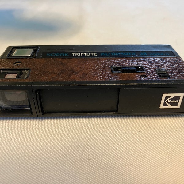 Vintage 1973 Kodak Trimlite Instamatic 38 - 110 Film Cartridge Camera. Needs a K Battery or Alternative (Please Read Description). #2074