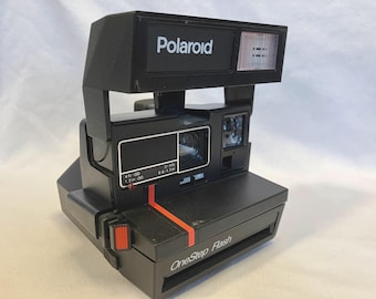 Film Tested Vintage 1980's Polaroid 600 One Step Flash Red Stripe W/ Camera Bag.  Very Good Condition and Working Great!  #3356