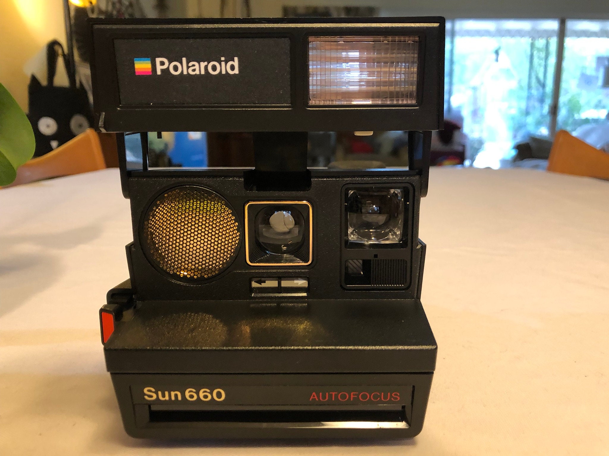 Vintage Polaroid Sun 660 Auto Focus Instant Land Camera w Strap High