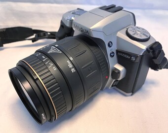 Film Tested 2001 Minolta Maxxum 5 35mm SLR Camera w/ Quantaray 28-80mm AF Lens, Instruction Manual and Carrying Case.  #4062