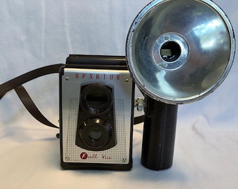 Film Tested Vintage 1950's Spartus 120 Full Vue Medium Format Film Box Camera With Flash. Working! #3397