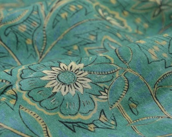 Blousestof van viscose groen, geel met bloemen, jurken, rokken - 145 cm breed - stof glad, patroon