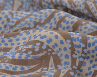 Blousestof van viscose beige, blauw met stippen, jurk, rok - 145 cm breed - gladde stof, patroon
