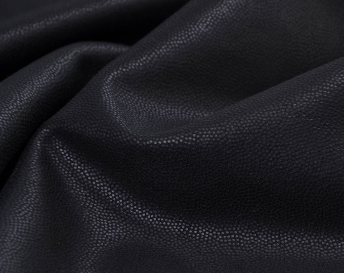 Hosenstoff Kunstleder für Bekleidung in schwarz - 135cm breit - Stoff leicht glänzend UNI