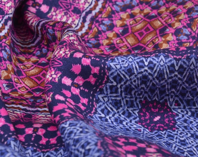 Blouse fabric made of viscose in purple, blue patterned, zigzag - 145 cm wide - smooth fabric, patterned