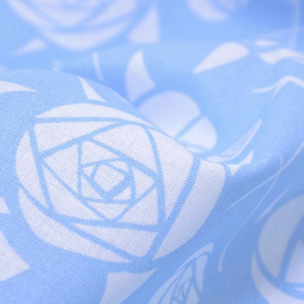 Tissu en coton bleu clair Lindau à roses de Westfalenstoffe - 150 cm de large - tissu lisse à motifs