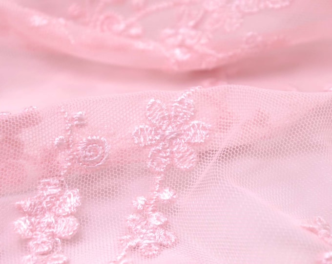 Lace fabric for wedding dresses with 3D flowers in pale pink - 115 cm wide - patterned fabric