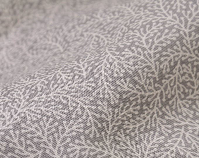 Baumwollstoff in beige-grau mit Ranken von Makower, Andover - 110cm breit - Stoff zweifarbig, gemustert