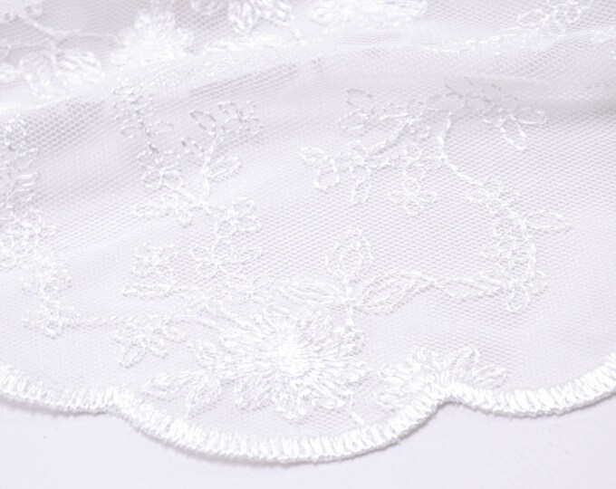 Spitzenstoff für Brautkleider mit Blumen in weiß - 115cm breit - Stoff gemustert gemustert