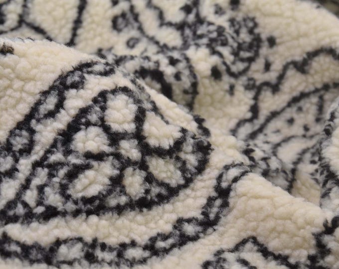 Fleece fabric Jacquard with Paisley pattern by Fibre Mood Special No 4 - 150 cm wide - fabric two-tone, Paisley