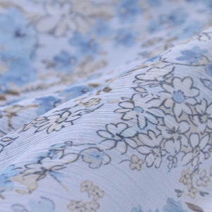 Blouse fabric chiffon with flowers made of polyester - 140 cm wide - fabric patterned patterned