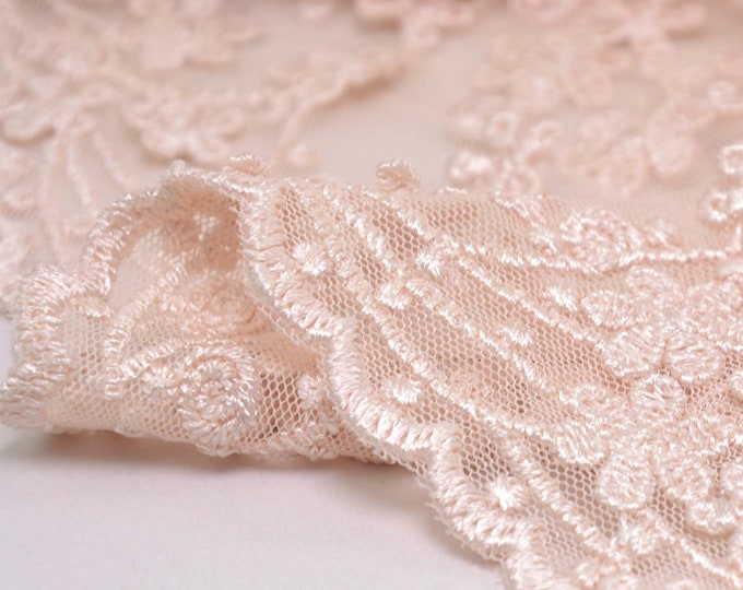 Lace fabric for wedding dresses with 3D flowers in pink, pale, delicate - 115 cm wide - fabric patterned patterned