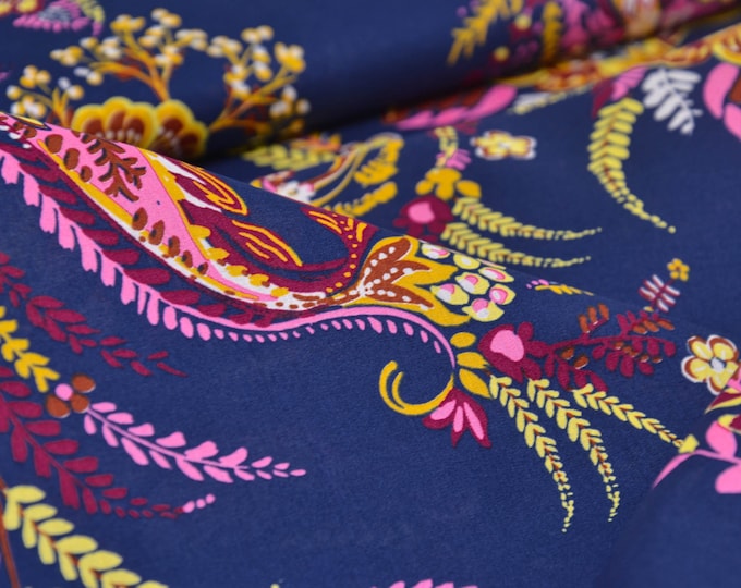 Blouse fabric with a large floral and paisley pattern, made of cotton - 140 cm wide - patterned fabric