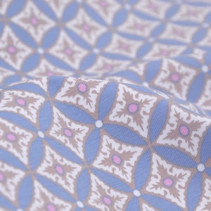 Children&#39;s jersey with geometric pattern, purple, white, pink, made of cotton - 145 cm wide - smooth fabric, geometric pattern