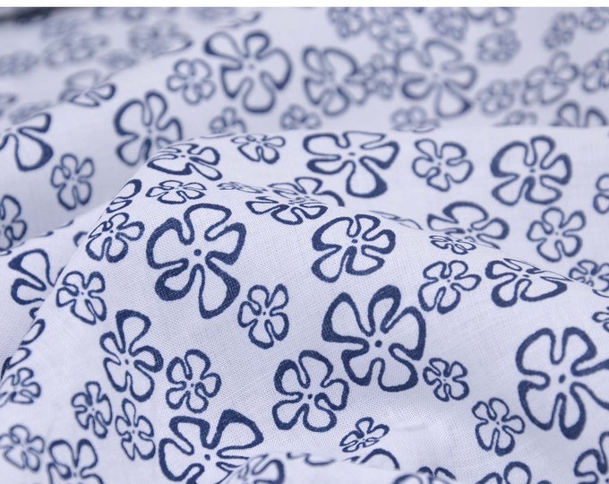 Blouse fabric made of viscose in white with dark blue flowers - 140 cm wide - smooth, patterned fabric