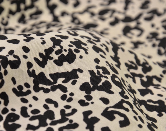 Blouse fabric Fibre Mood 22 poplin with leopard print made of cotton - 145 cm wide - patterned fabric leopard