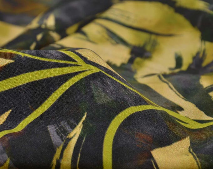 Palma blouse fabric made of viscose by Hilco, in green with large leaves - 135 cm wide - smooth, patterned fabric