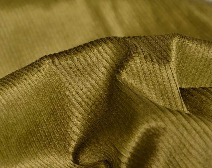 Corduroy stretch fabric made of cotton in plain green, shiny - 135 cm wide - fabric slightly shiny, UNI