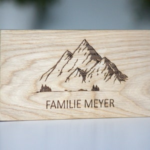 Namensschild Holz Personalisiertes Familienschild Türschild Berge Hochzeitsgeschenk - SOLID OAK