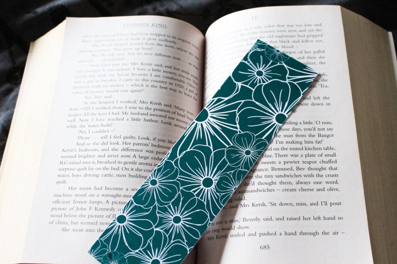 Flower Pattern Bookmark Foiled White Card Inverted