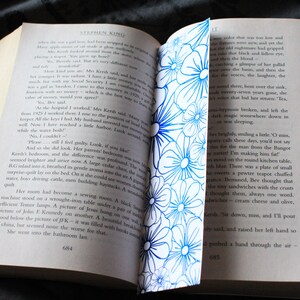 Flower Pattern Bookmark Foiled White Card Normal